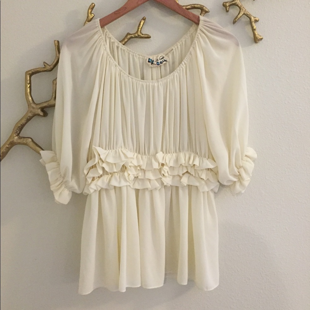 Off-white 3/4 Ruffle Sleeve Blouse